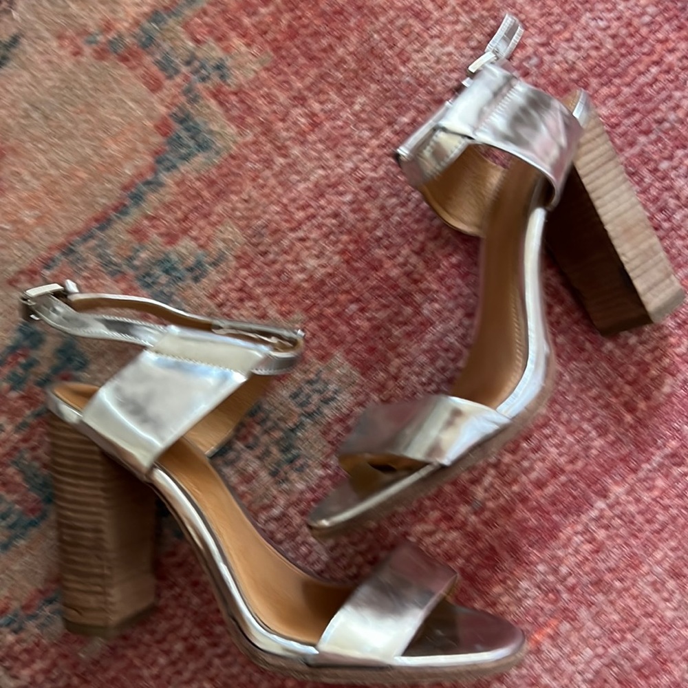 Coach silver metallic sandal size 8